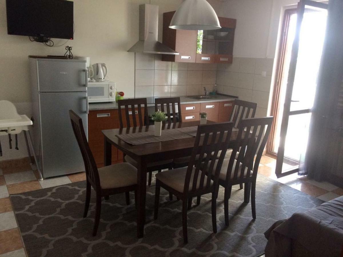 Apartmani Dana Sukošan Екстериор снимка