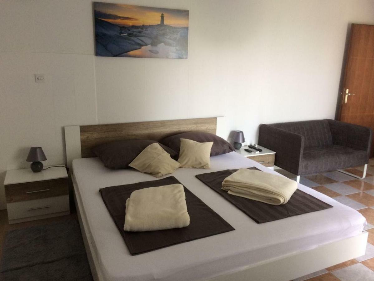 Apartmani Dana Sukošan Екстериор снимка