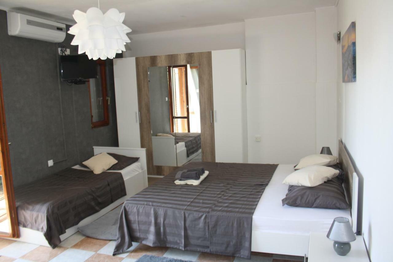 Apartmani Dana Sukošan Екстериор снимка