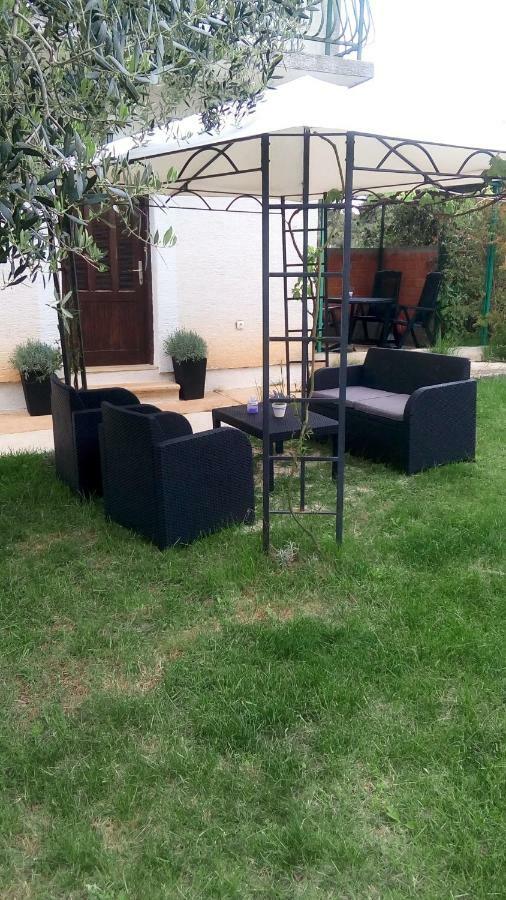Apartmani Dana Sukošan Екстериор снимка
